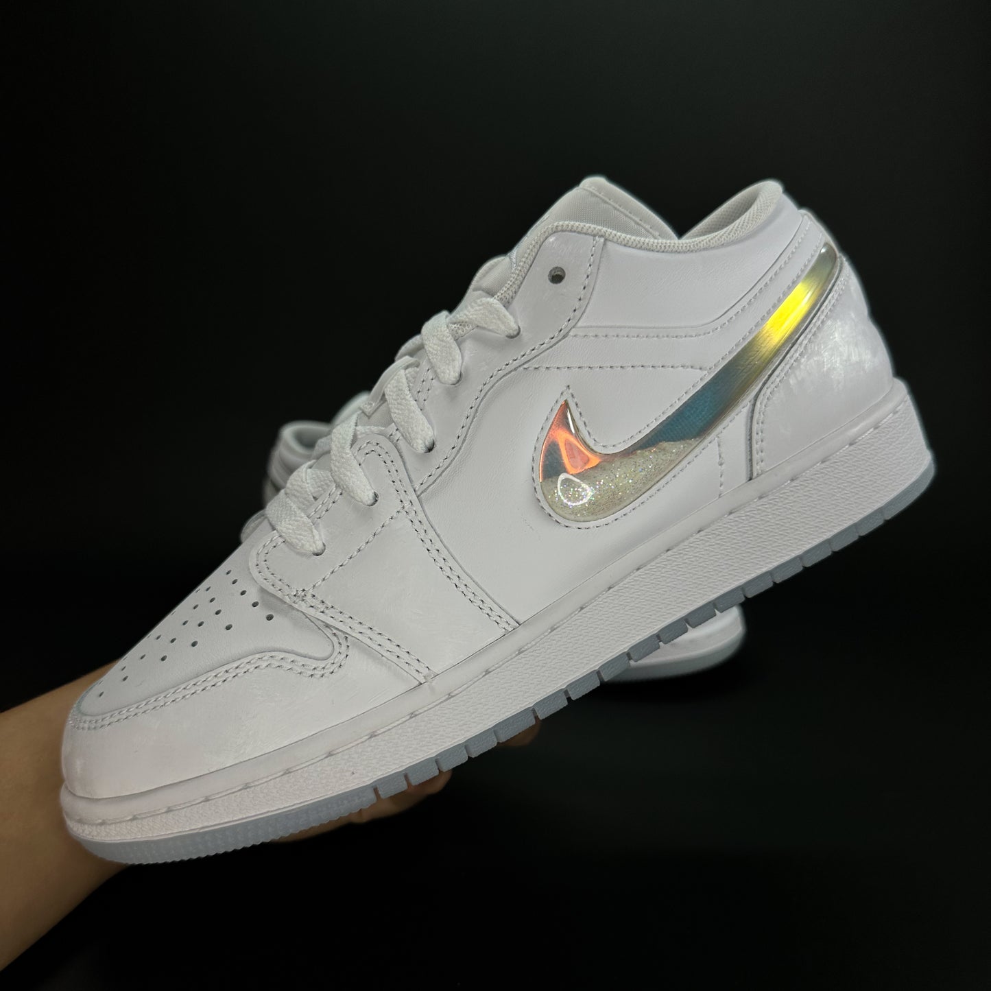 7us (8.5W) Nike Jordan 1 Low “Glitter Swoosh”