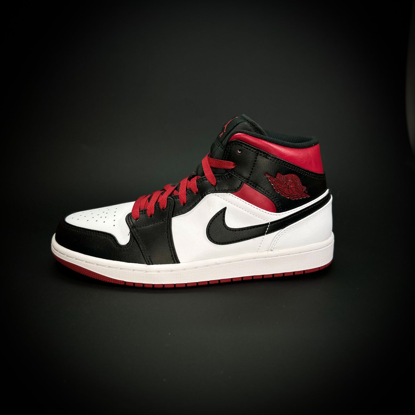 Jordan 1 Mid “Gym Red Black Toe” 9,5us