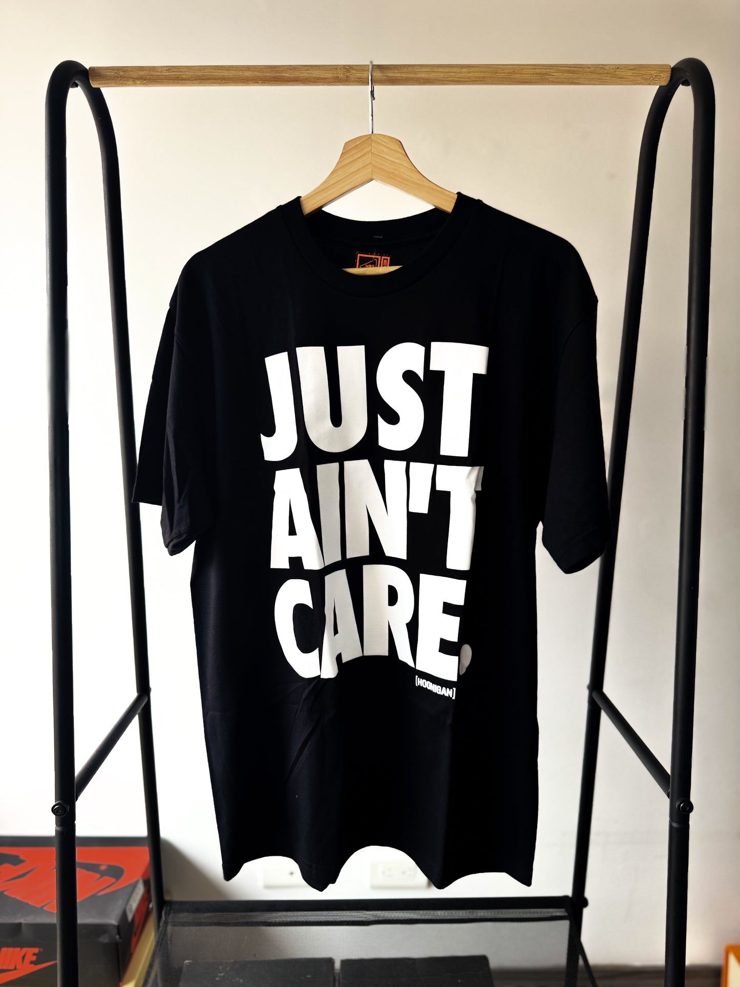 “Just Aint Care” T-Shirt Black L