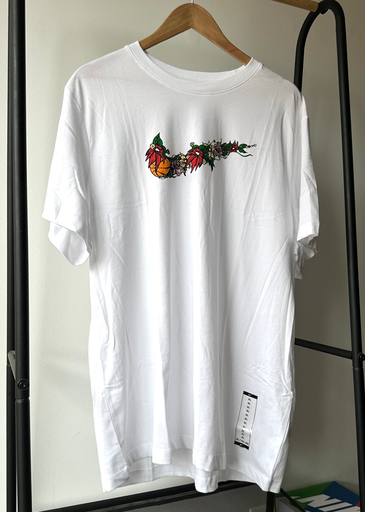 T-Shirt "Floral Swoosh" White XL