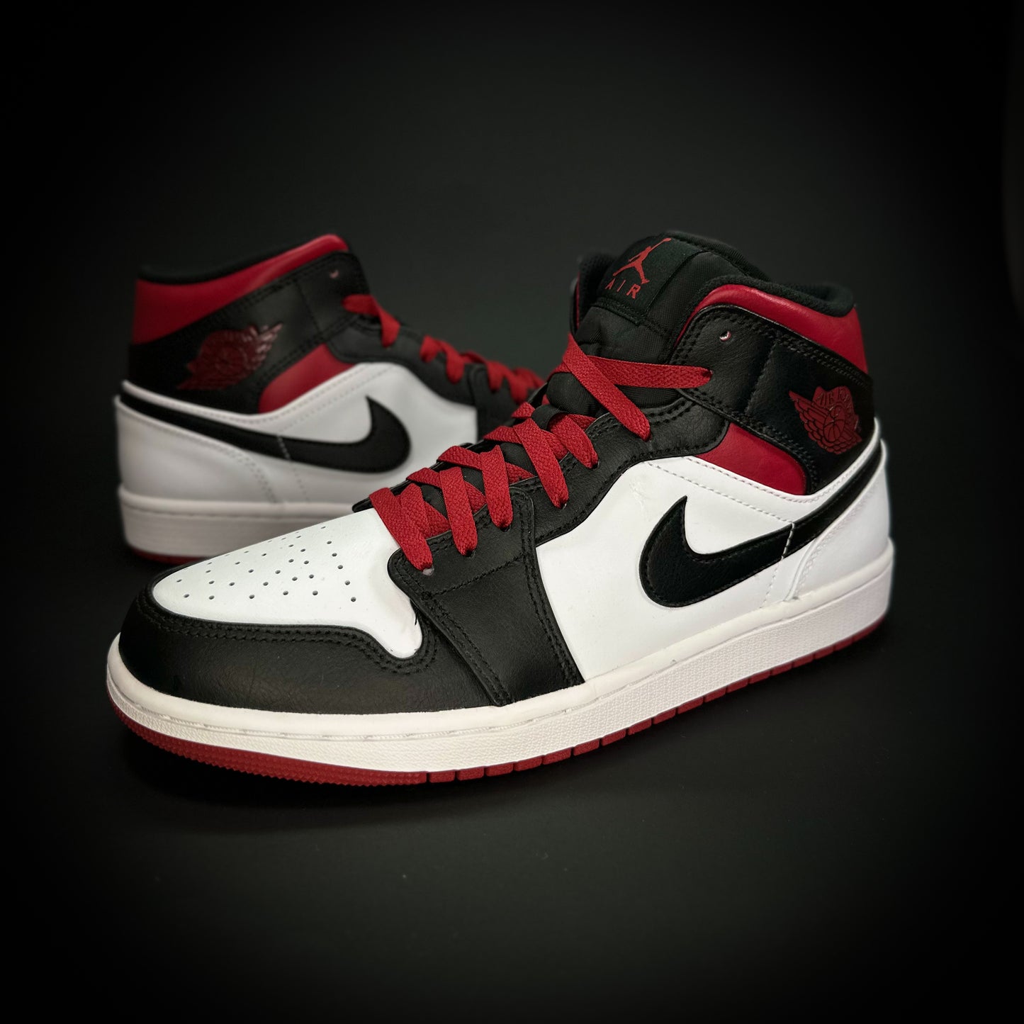 Jordan 1 Mid “Gym Red Black Toe” 9,5us