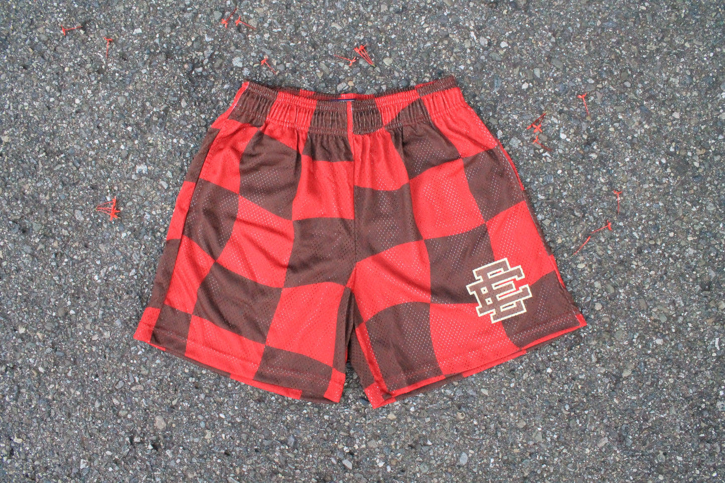 Short “Red Chocolate Wavy Flag” L