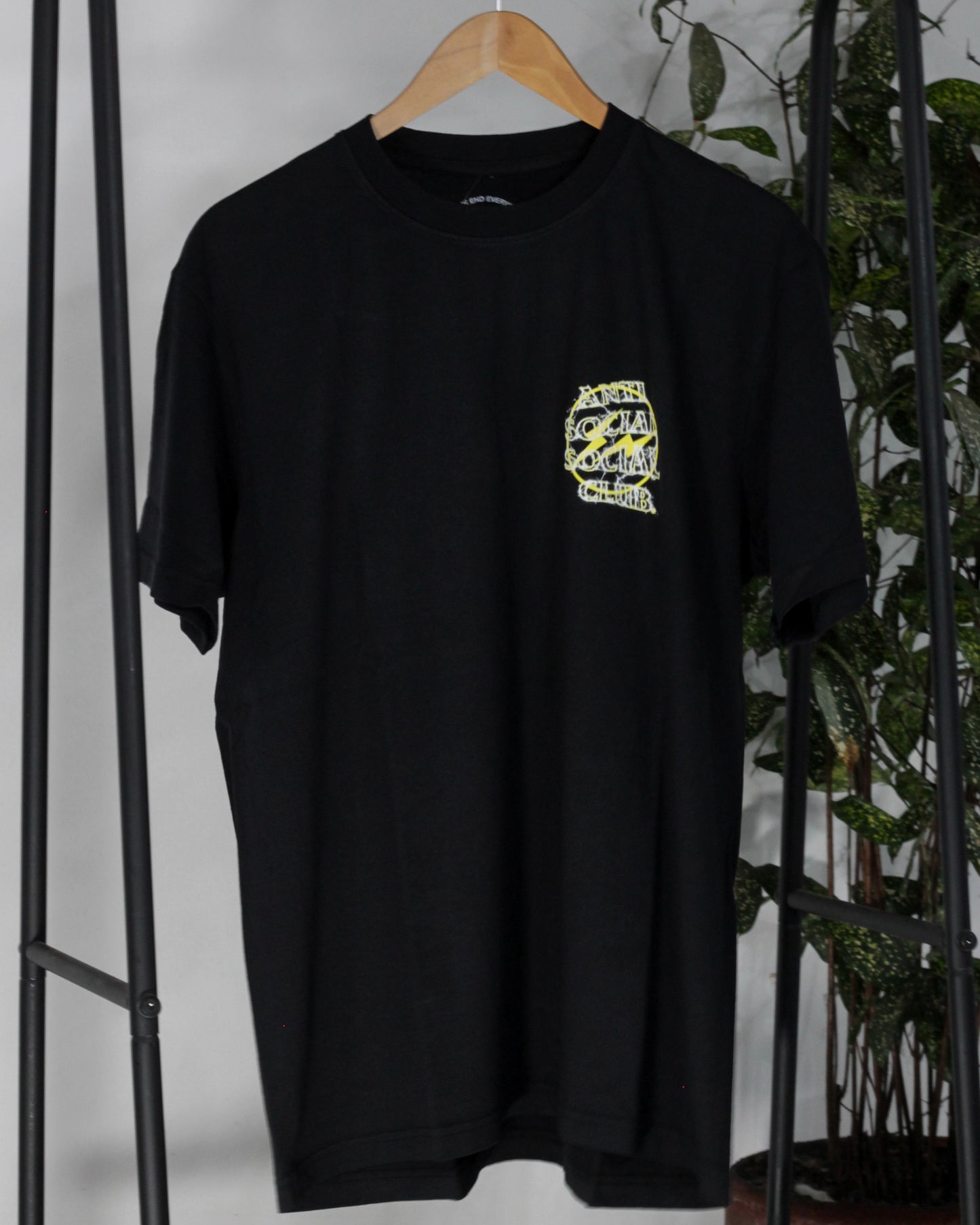 T-Shirt “Bolt Yellow” Black L