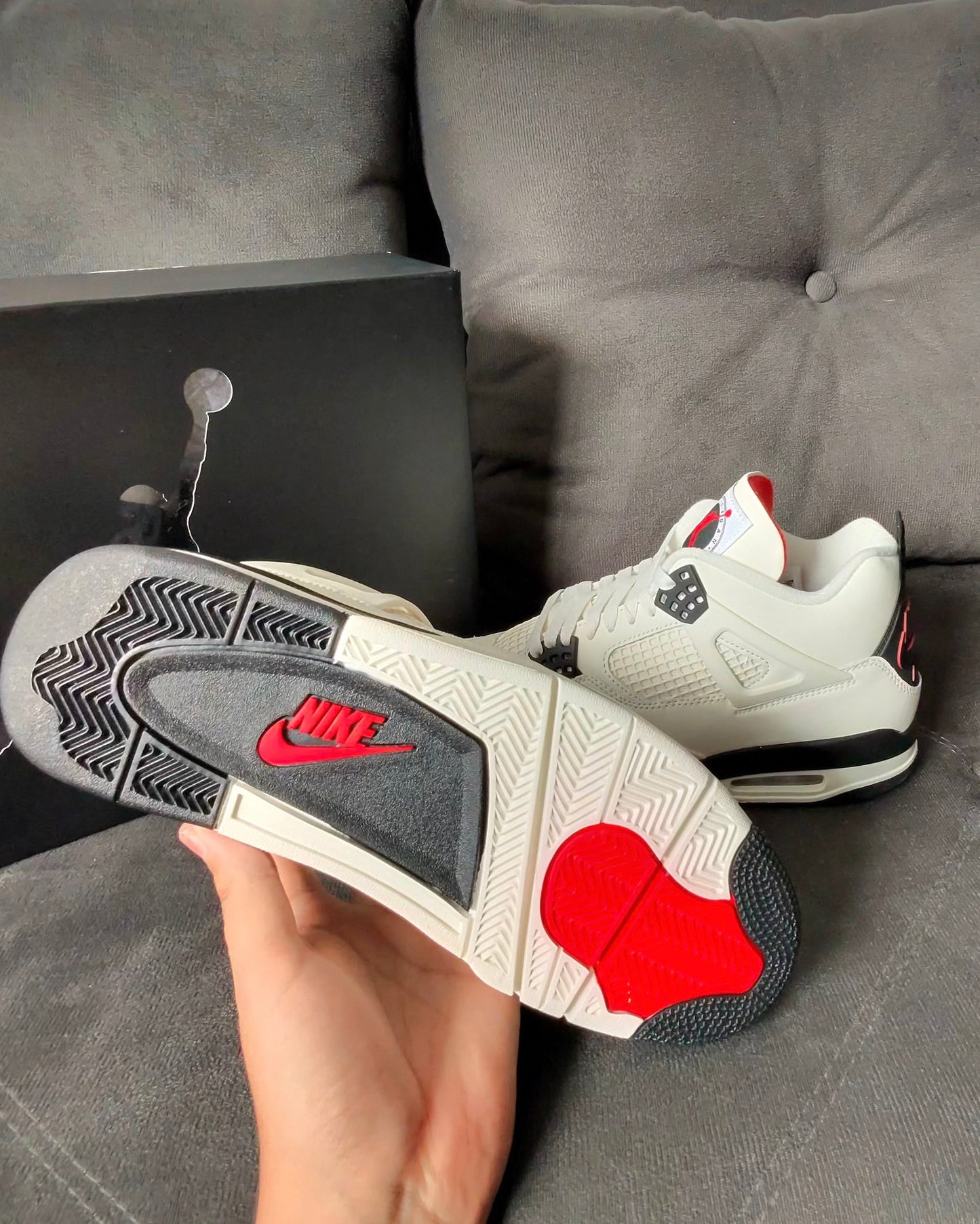 Jordan 4 Retro “Flight Club”