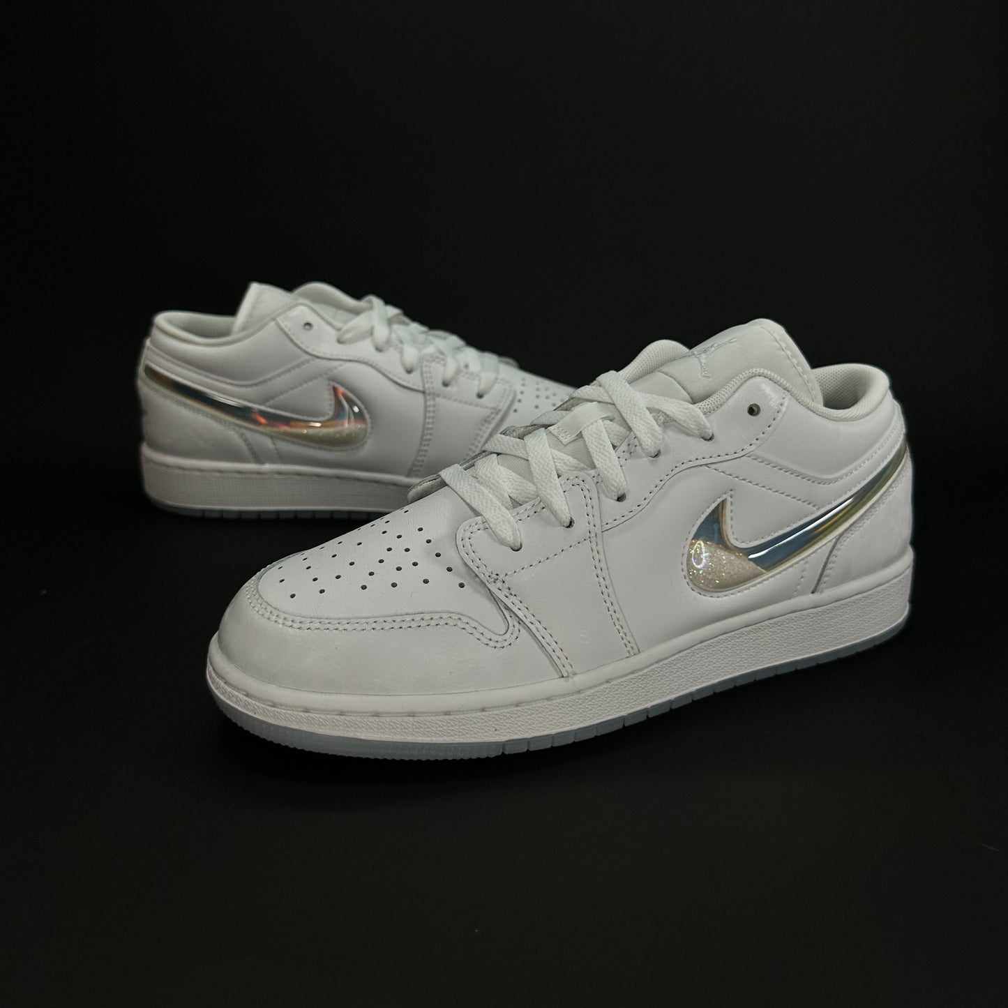 7us (8.5W) Nike Jordan 1 Low “Glitter Swoosh”