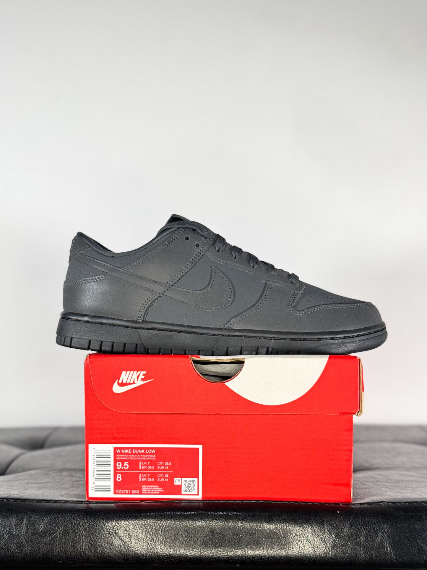 Dunk Low “Cyberdunk” 8us (9,5W)