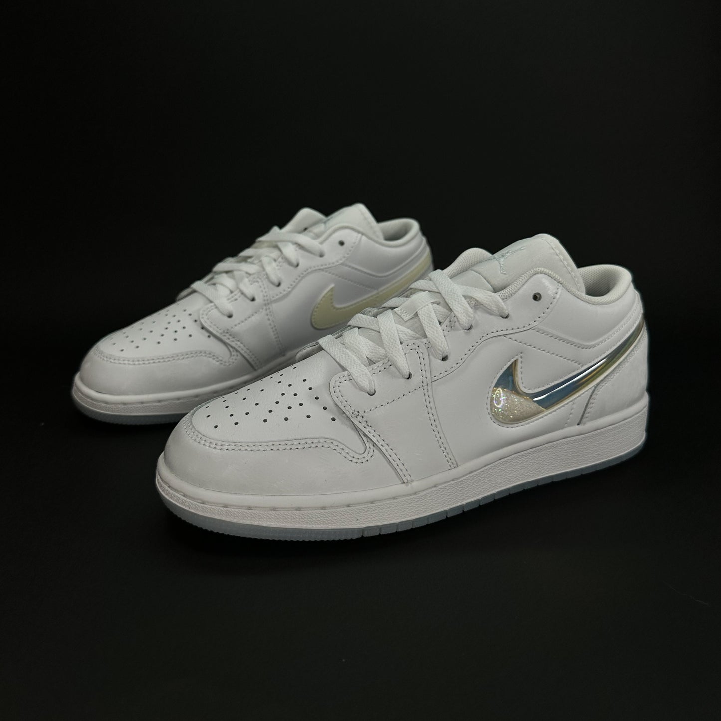 7us (8.5W) Nike Jordan 1 Low “Glitter Swoosh”