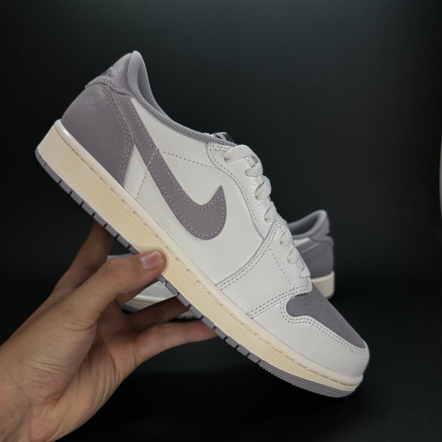 Jordan 1 Low OG “Atmosphere grey”