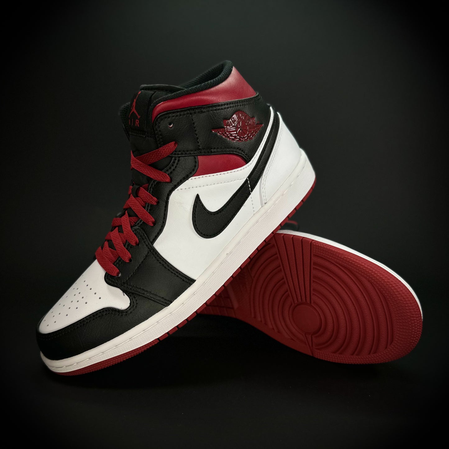 Jordan 1 Mid “Gym Red Black Toe” 9,5us