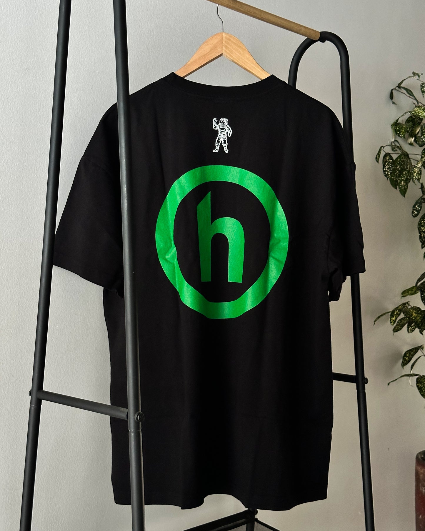 T-Shirt “Classic Curve Logo” Black XL