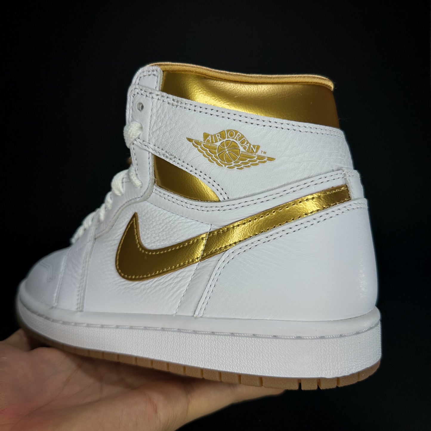 Jordan 1 High OG “Metallic Gold” 5,5us (7W)
