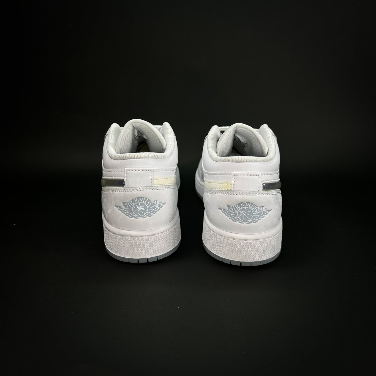 7us (8.5W) Nike Jordan 1 Low “Glitter Swoosh”