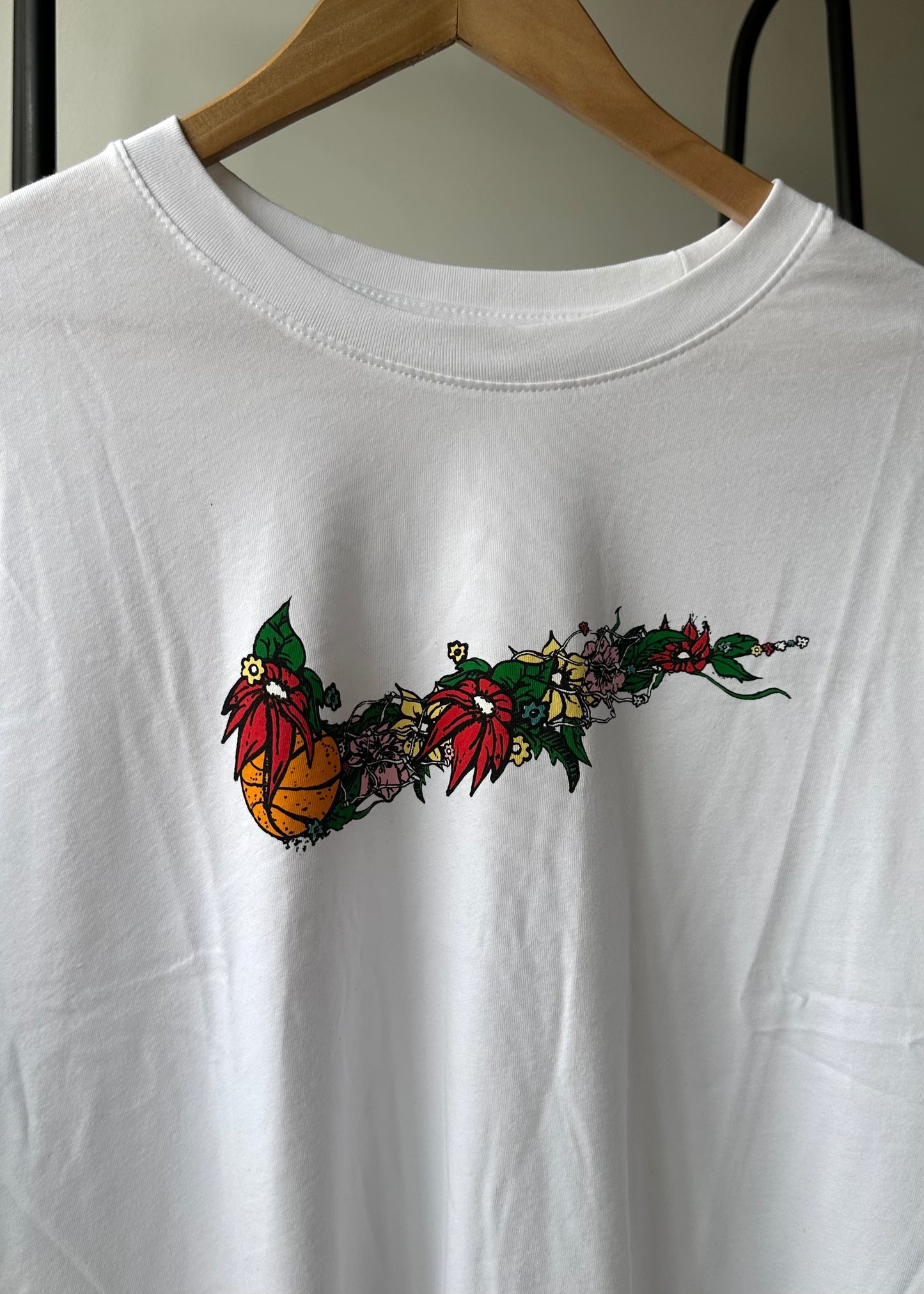 T-Shirt "Floral Swoosh" White XL