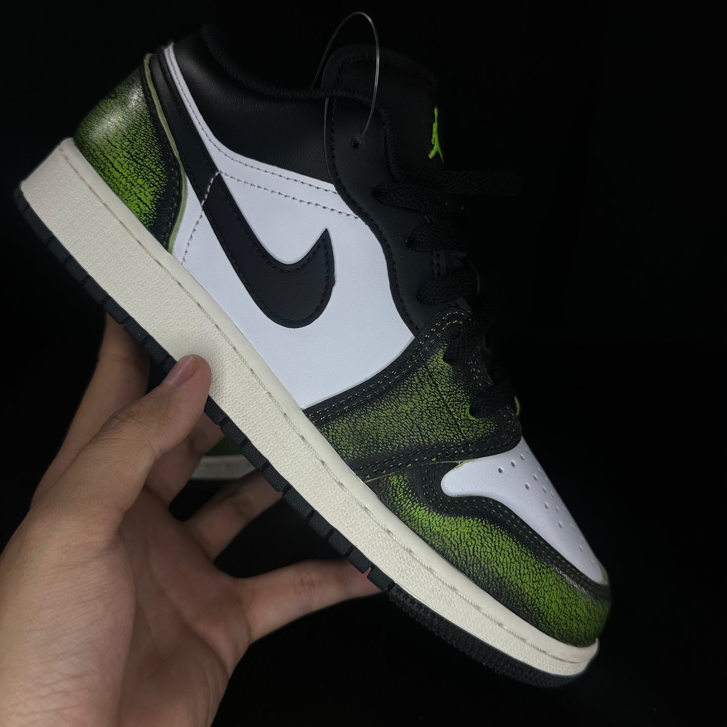 Jordan 1 Low “Wear Away Electric Green” 7us (8,5W)