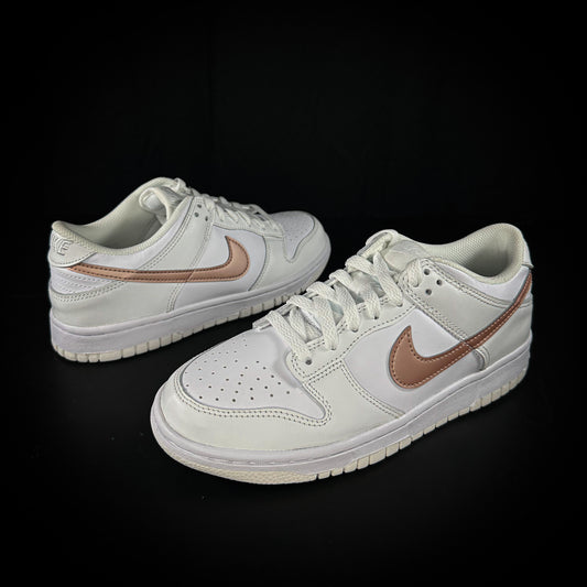 Dunk Low “Gold Rose” 6us (7,5W)