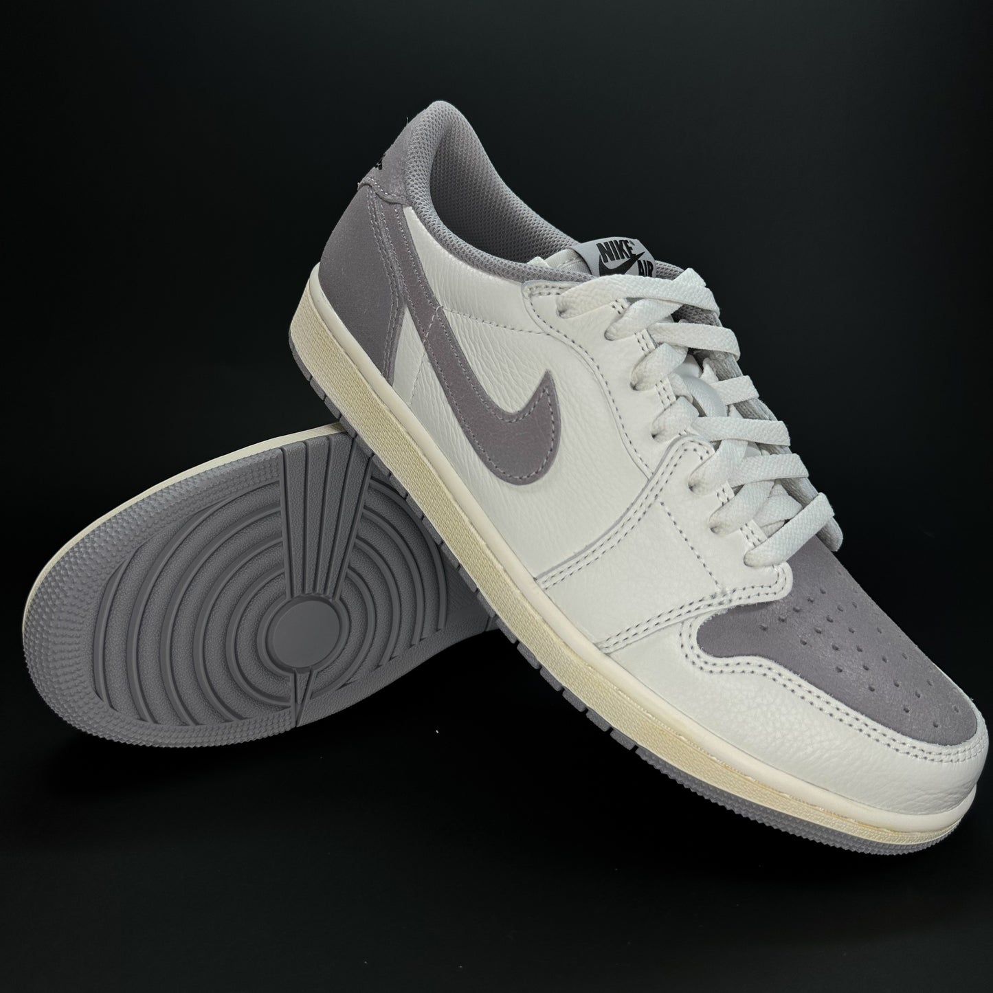 Jordan 1 Low OG “Atmosphere grey”