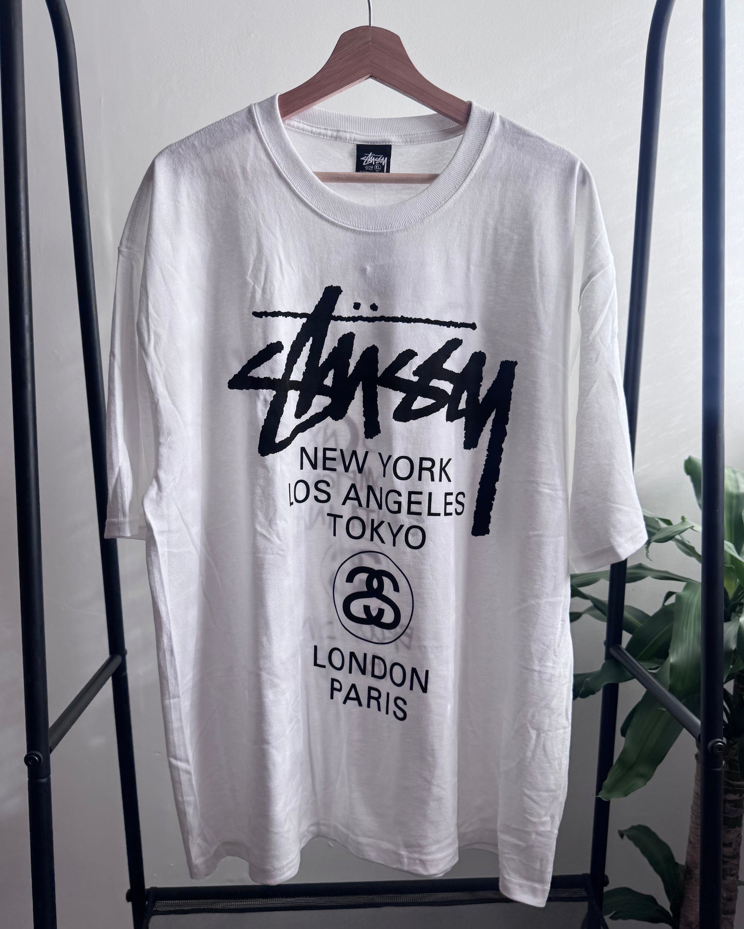 T-Shirt “World Tour” White XL