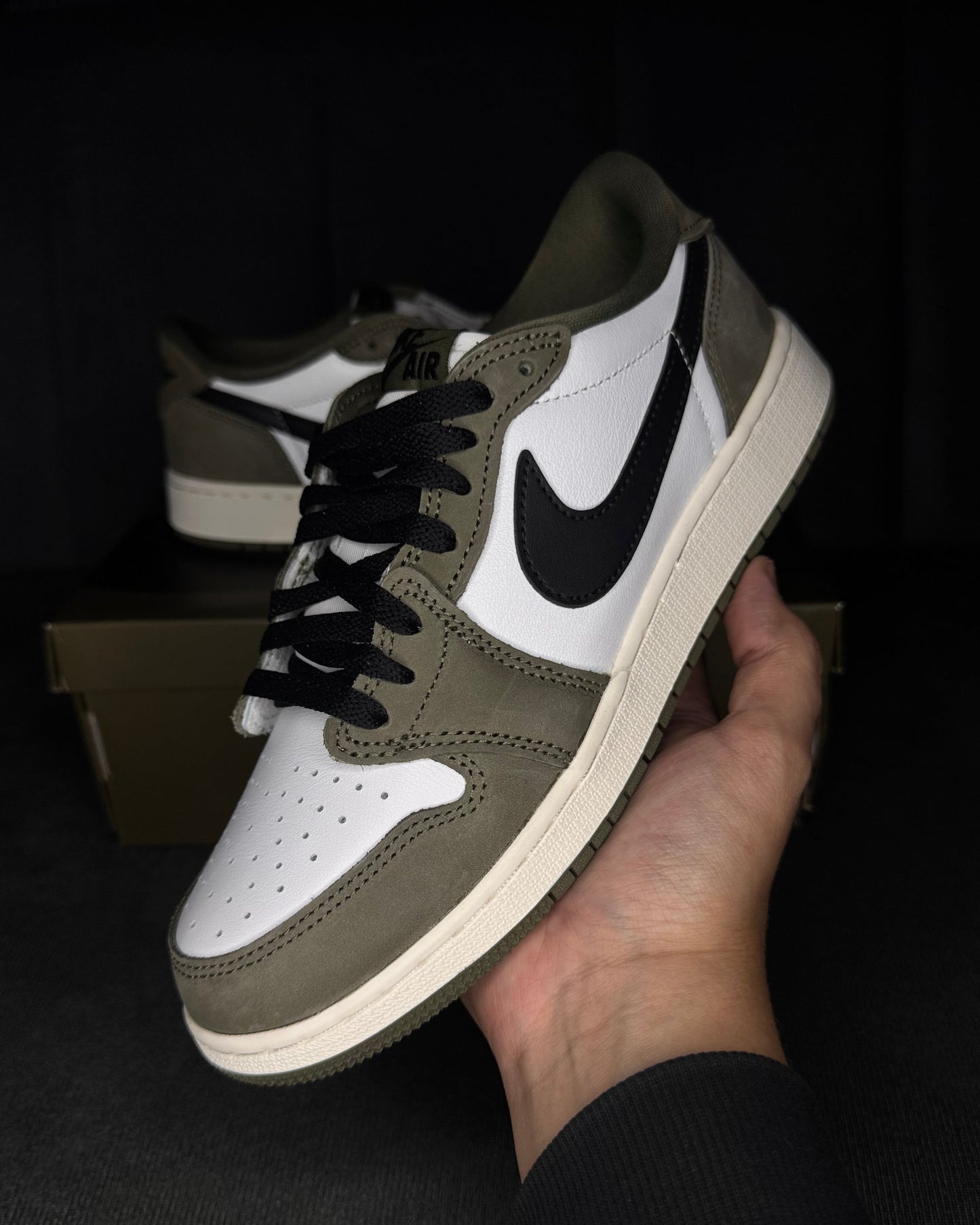 10.5us Nike Jordan 1 Low OG “Black Toe” 