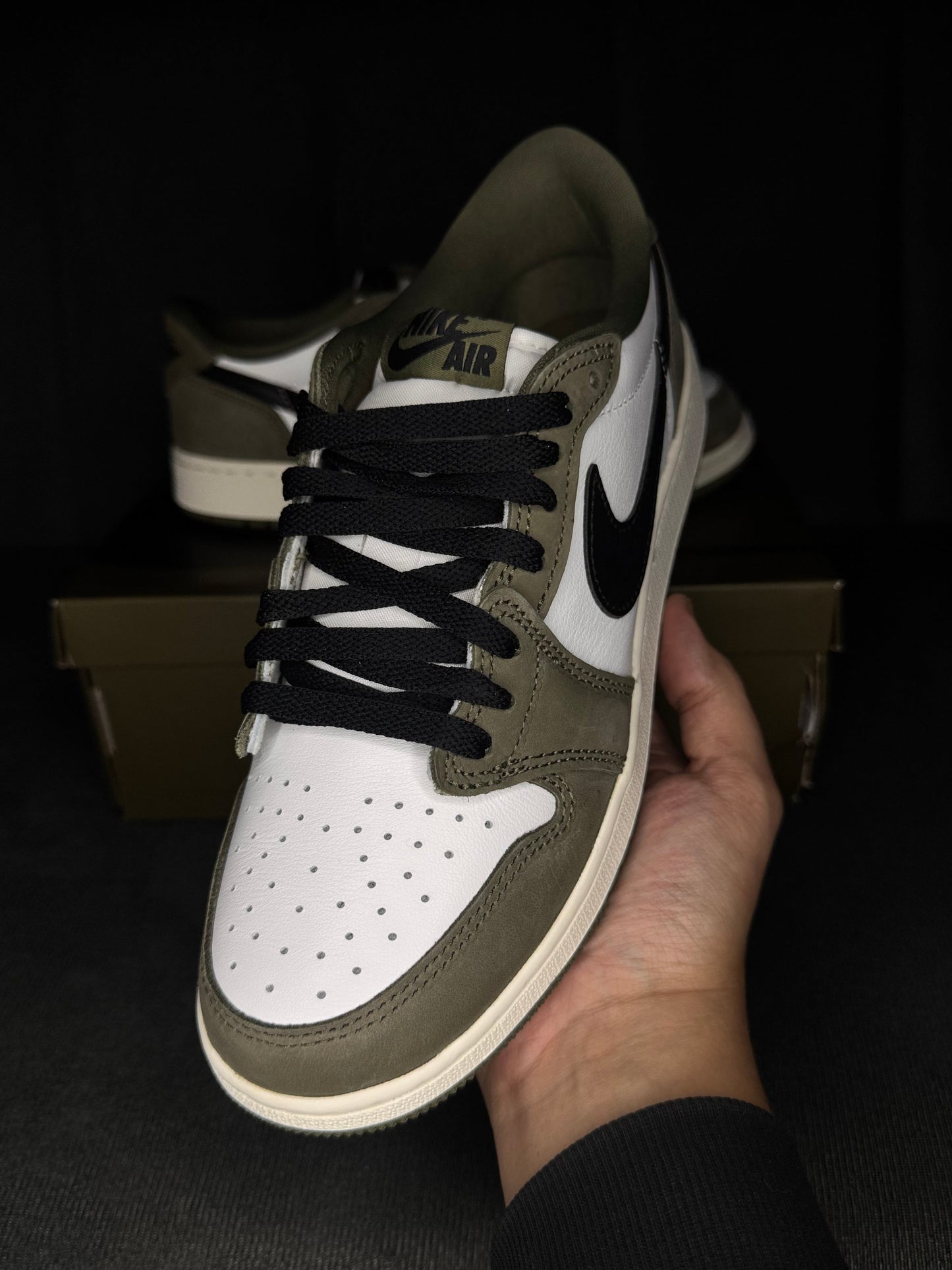 10.5us Nike Jordan 1 Low OG “Black Toe” 