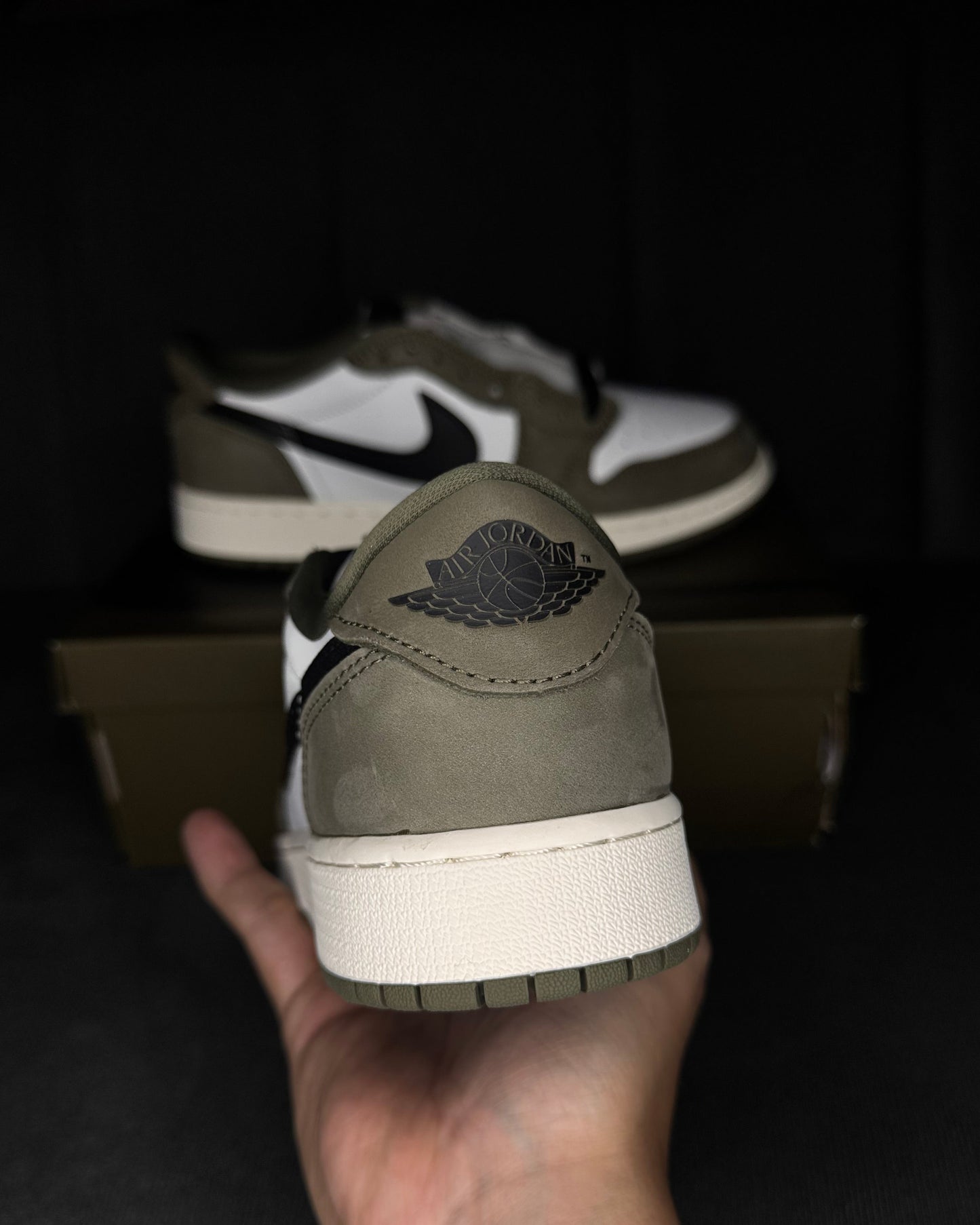 10.5us Nike Jordan 1 Low OG “Black Toe” 