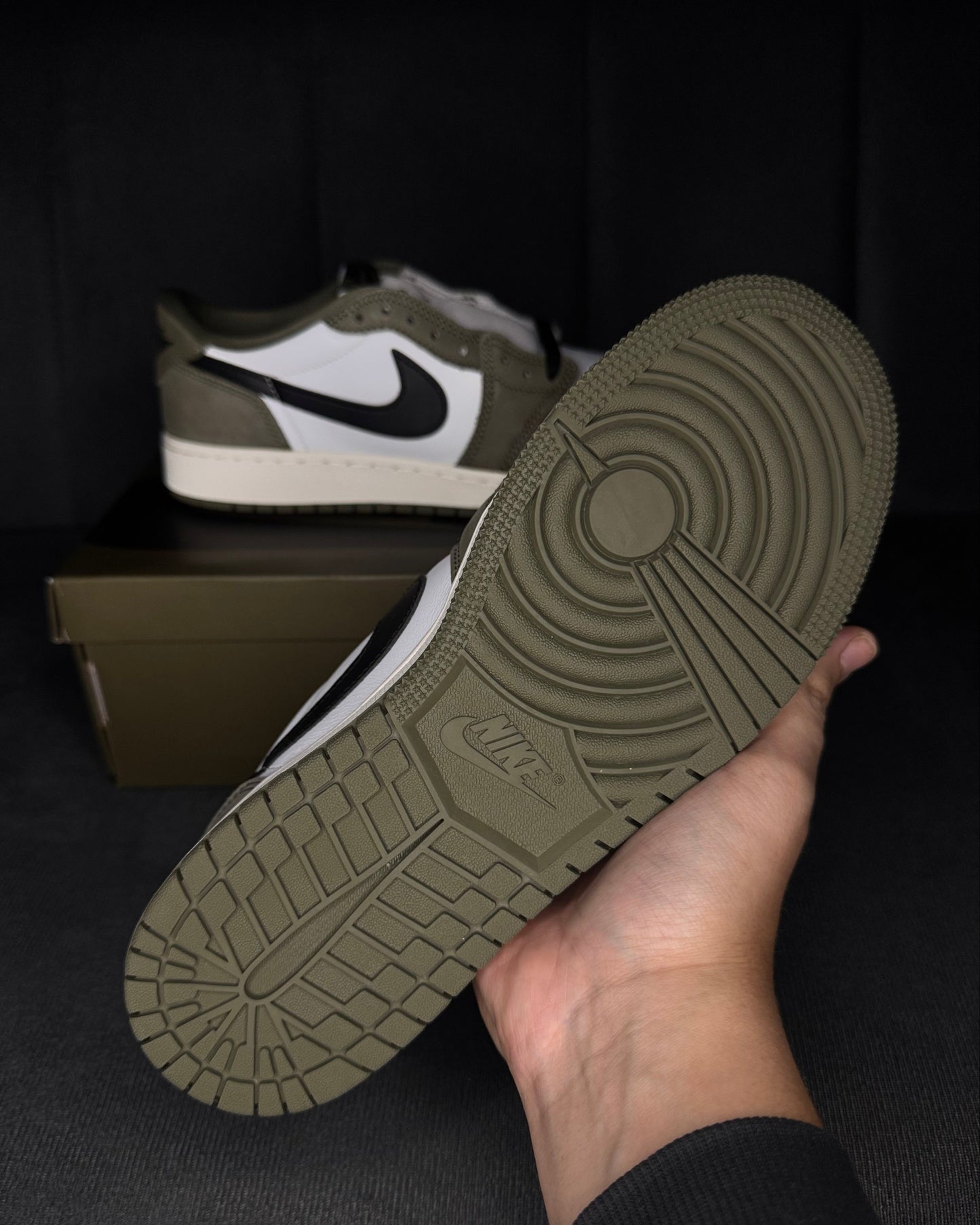 10.5us Nike Jordan 1 Low OG “Black Toe” 