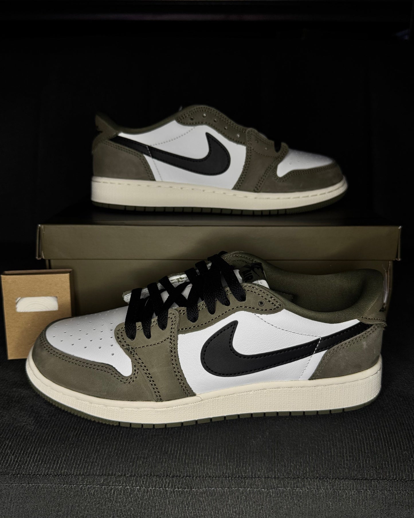 10.5us Nike Jordan 1 Low OG “Black Toe” 