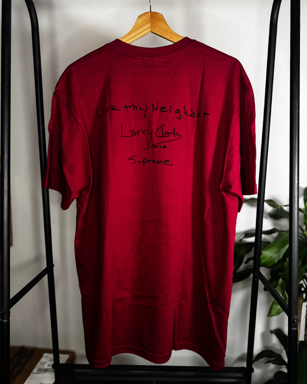 T-shirt “Neighbor Tee" Cardinal L
