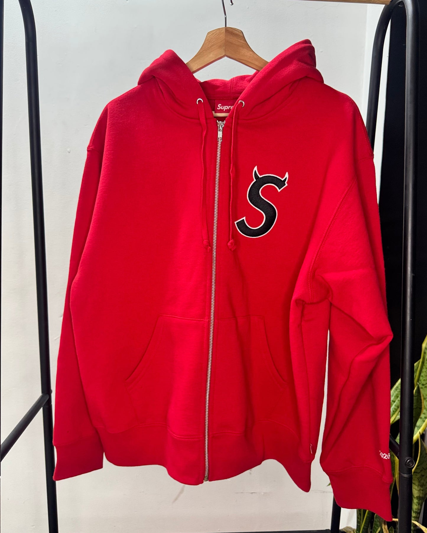 Zip Up Hoodie ”Devil S Logo" Red M