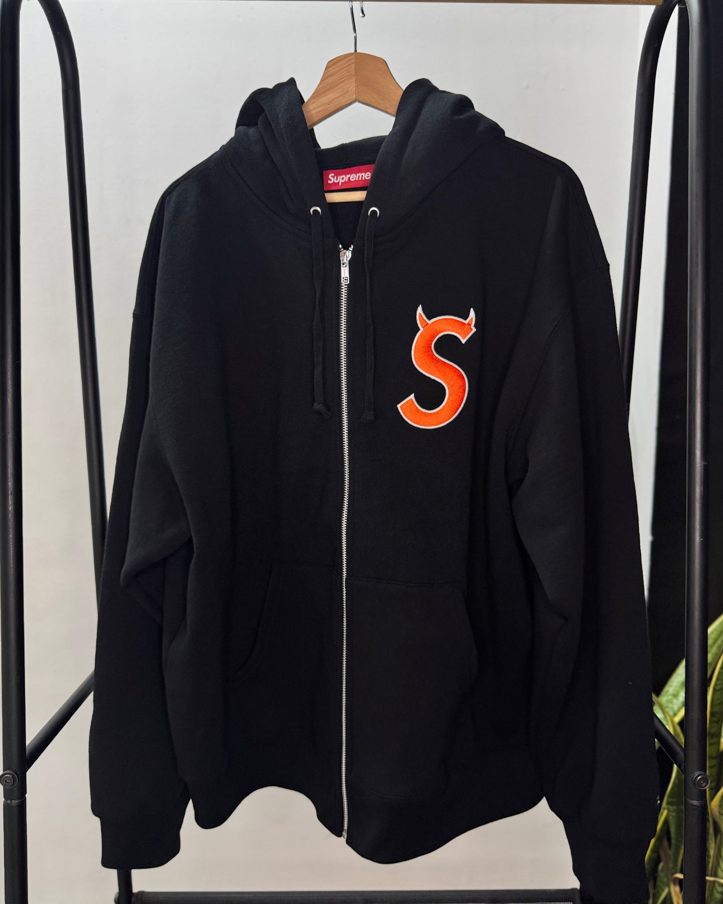 Zip Up Hoodie ”Devil S Logo" Black L