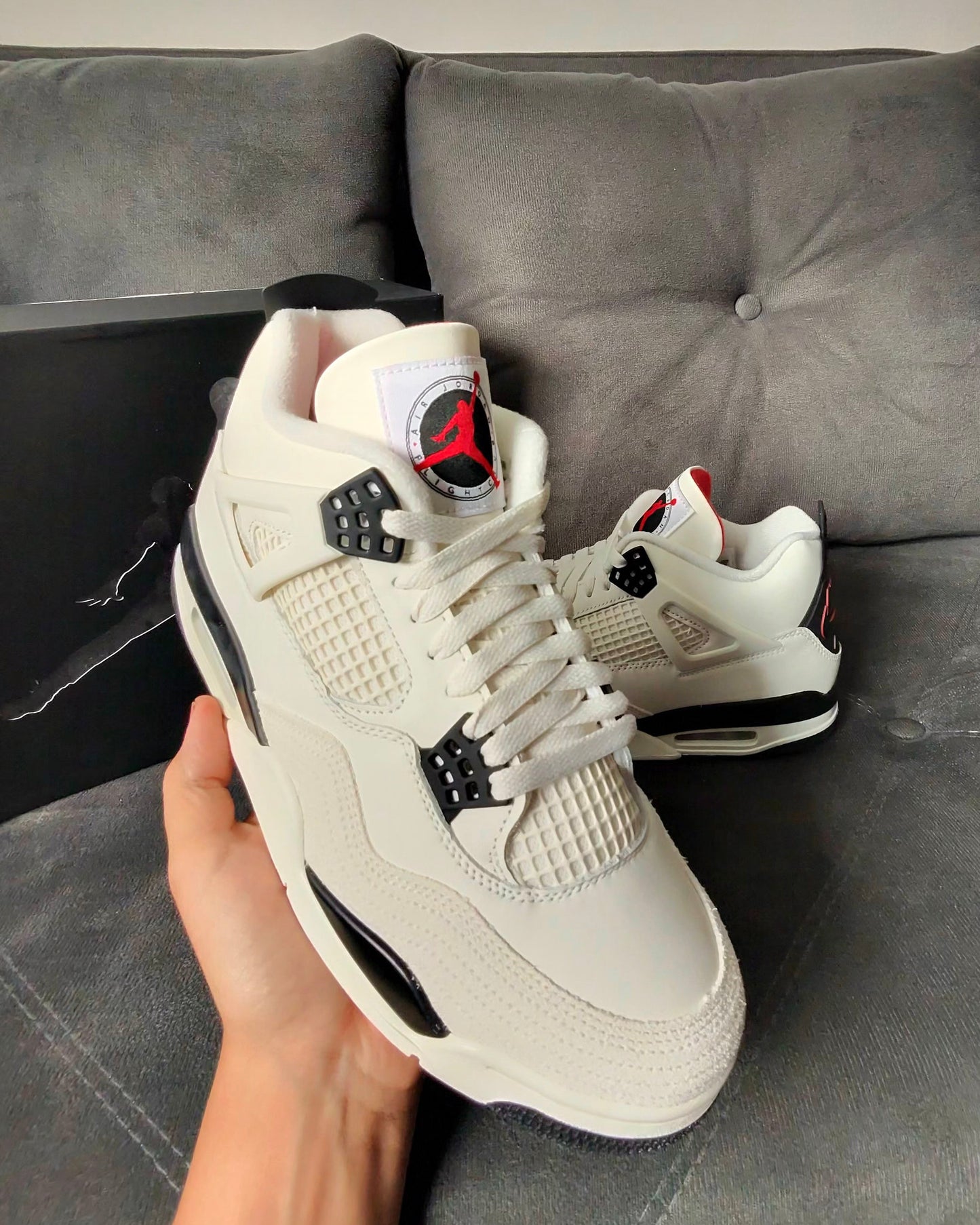 Jordan 4 Retro “Flight Club”